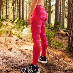 Marimekko Adidas leggings bright polkadot pink/red great condition w/pocket M